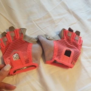 UA workout gloves